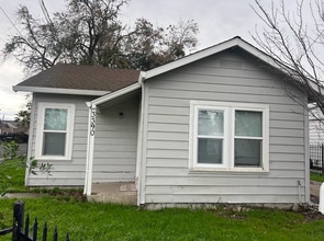 Building Photo - 3390 16th Ave