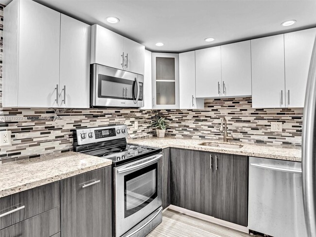 Building Photo - 1500 S Ocean Dr