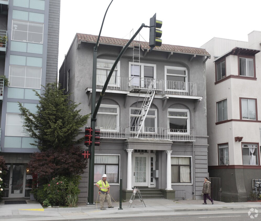 Building Photo - 1520 1st Ave
