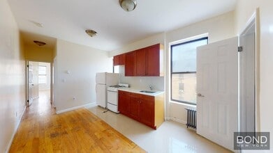 Building Photo - 196 W 108th St