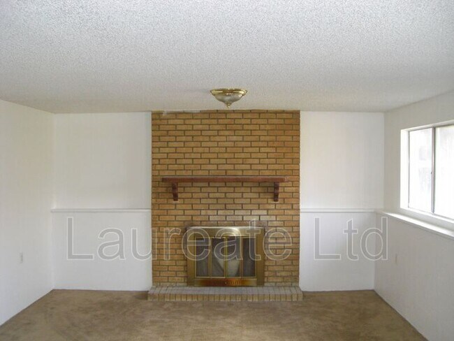 Foto del edificio - 11536 E Center Dr