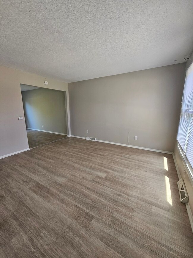 Building Photo - 4018 N Elsie Ave
