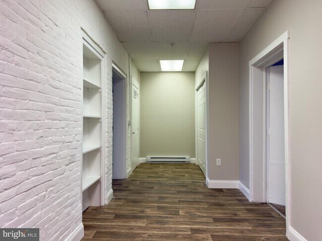 Foto del edificio - 100 S Front St