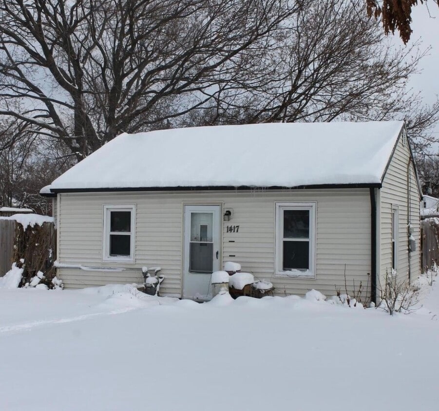 Building Photo - 1417 43rd St