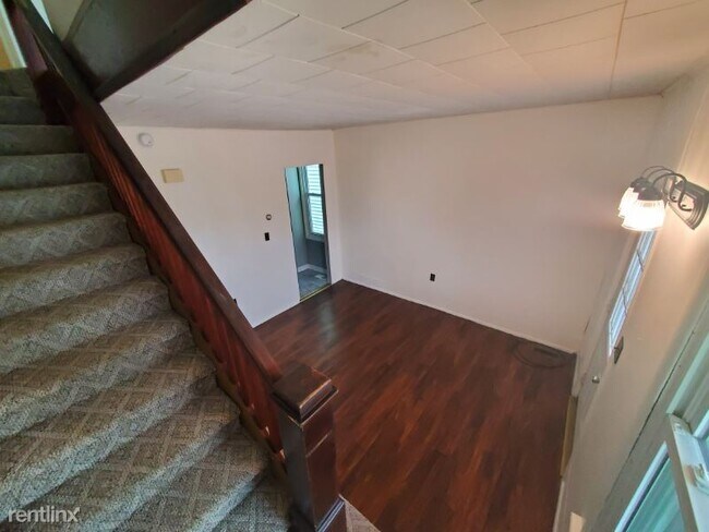Building Photo - 2 br, 1 bath House - 208 7th Street
