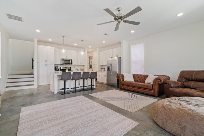 Building Photo - Cooper Young New Home Old World Charm @ 79...
