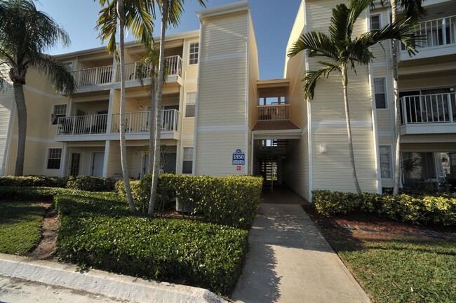 Building Photo - 1801 Island Club Dr