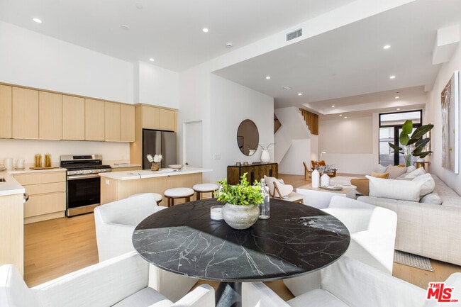 Foto del edificio - 3808 College Ave