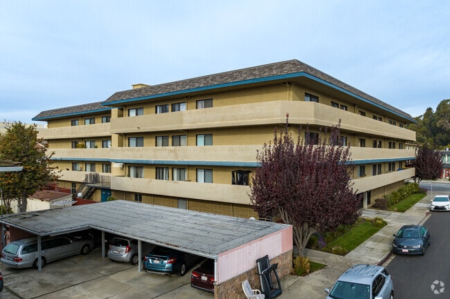 Building Photo - 499 Estudillo Ave