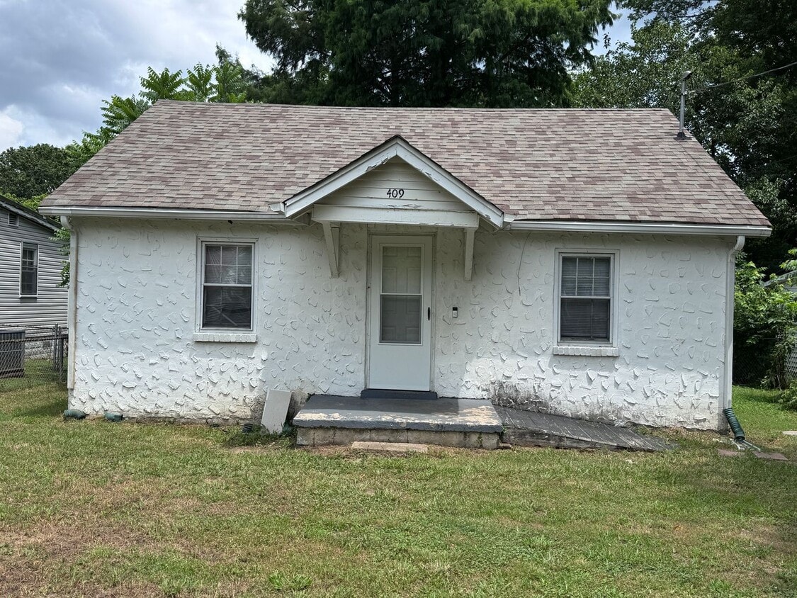 Primary Photo - Charming 2 bedroom home in the heart of Co...