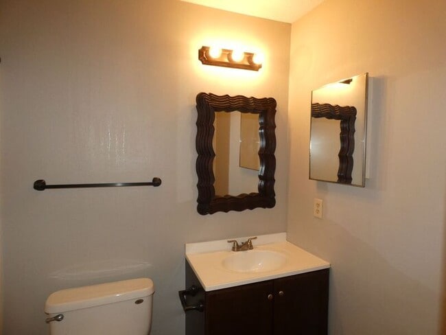 Building Photo - 4235 Brookside Dr
