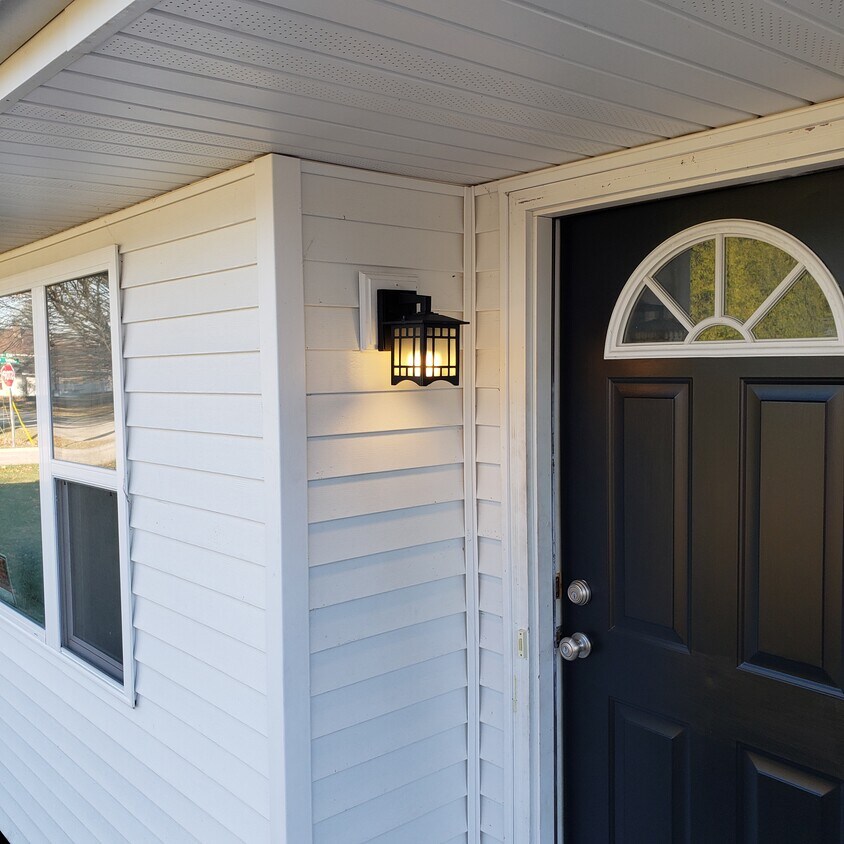 Welcome Home - 203 S Madison St