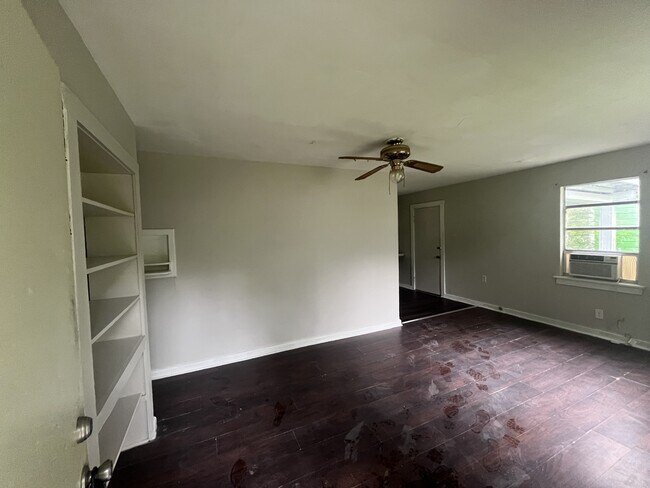 Foto del edificio - 1107 S Rd