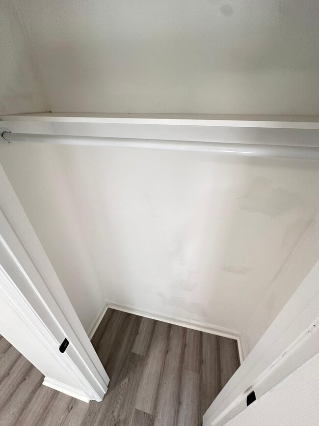 Building Photo - 109 S 7th Ave