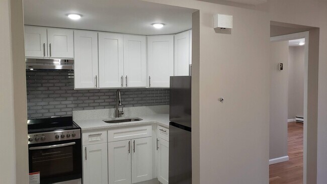 Foto del edificio - 227-229-229 Cambridge Ave