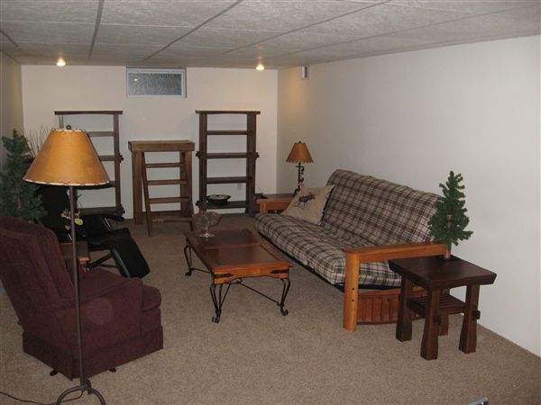 Building Photo - 420 Dawnlee Ave