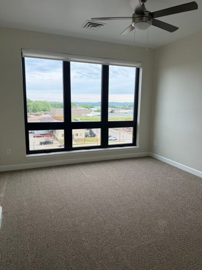 Interior Photo - War Eagle Apartments