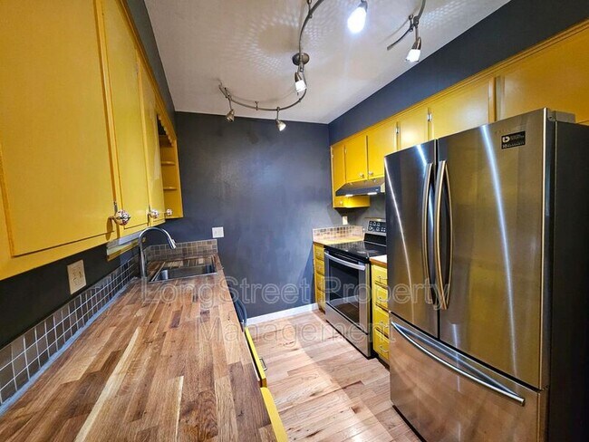 Foto del edificio - 4620 NE Broadway