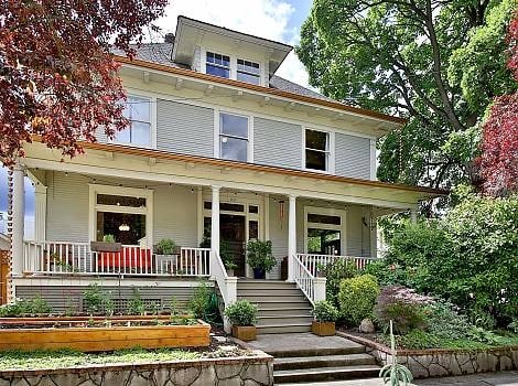 Primary Photo - 2023 NE 8th Ave