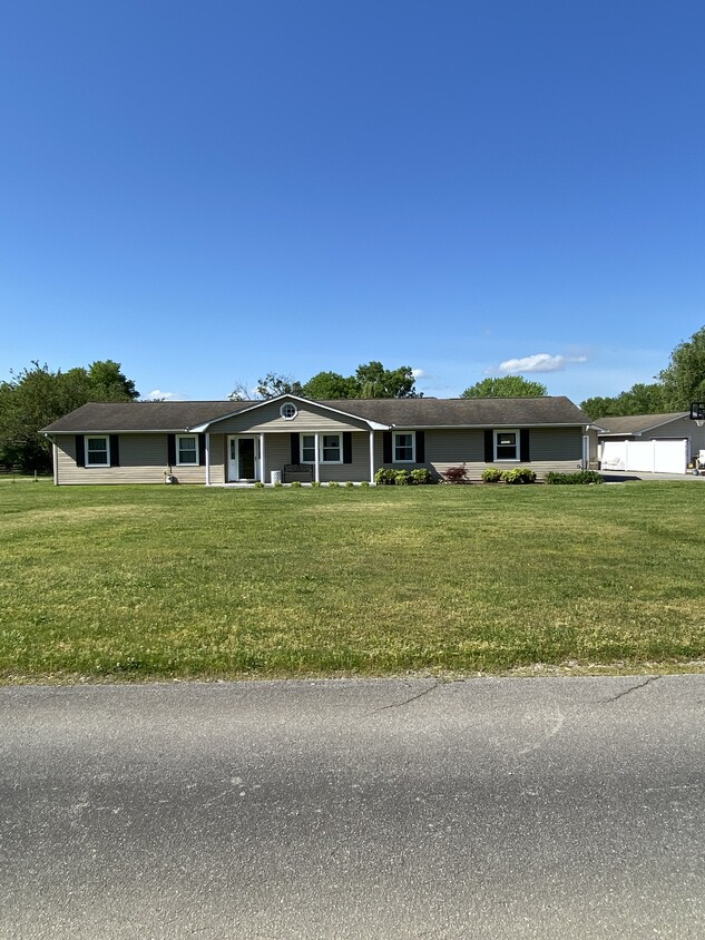 Foto principal - 2217 Greene Forest Dr