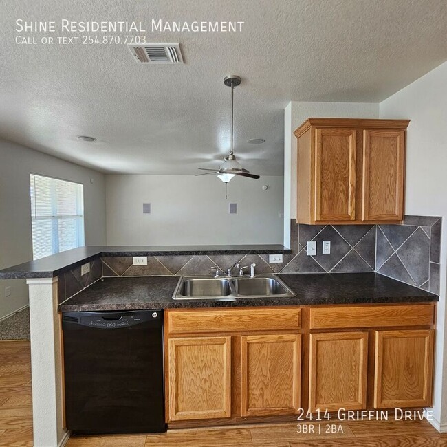 Building Photo - 2414 Griffin Dr