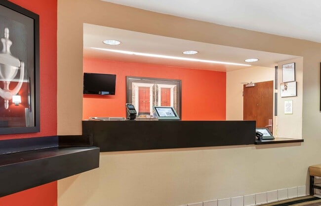 Building Photo - Furnished Studio-Detroit - Sterling Heights