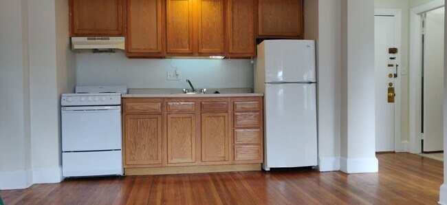 Building Photo - No Brokers Fee, No Security Deposit, Heat and Hot Water Included, Elevator, Laundry