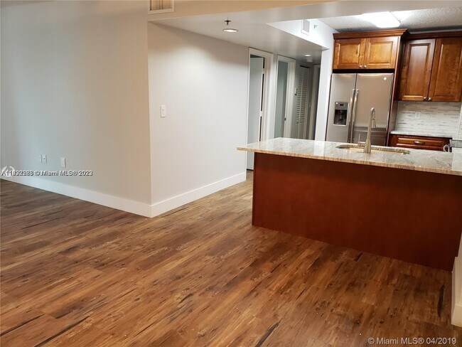 Foto del edificio - 104 SW 9th St