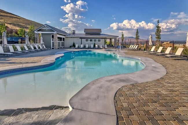 Foto del edificio - Carson Hills Apartments