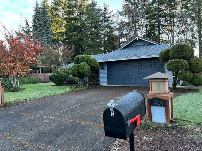 Building Photo - 1001 SE 128th Ave
