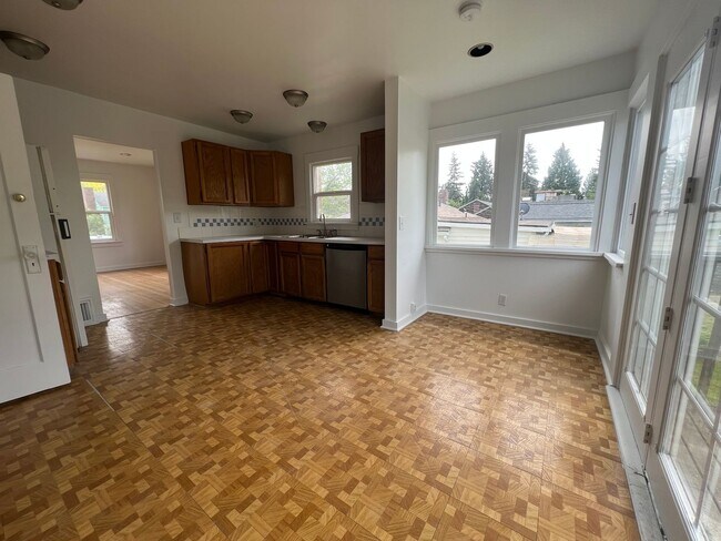 Foto del edificio - 3 Bedroom Greenwood Home!