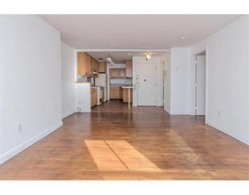 Building Photo - 281 Beacon St