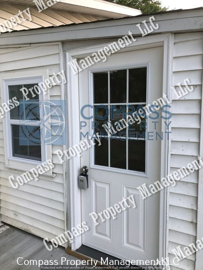 Building Photo - $1,295 - 3 Bed, 1 Bath Apartment - Paradise