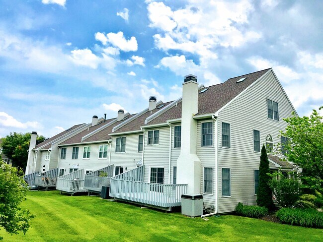 Building Photo - 319 Shetland Dr
