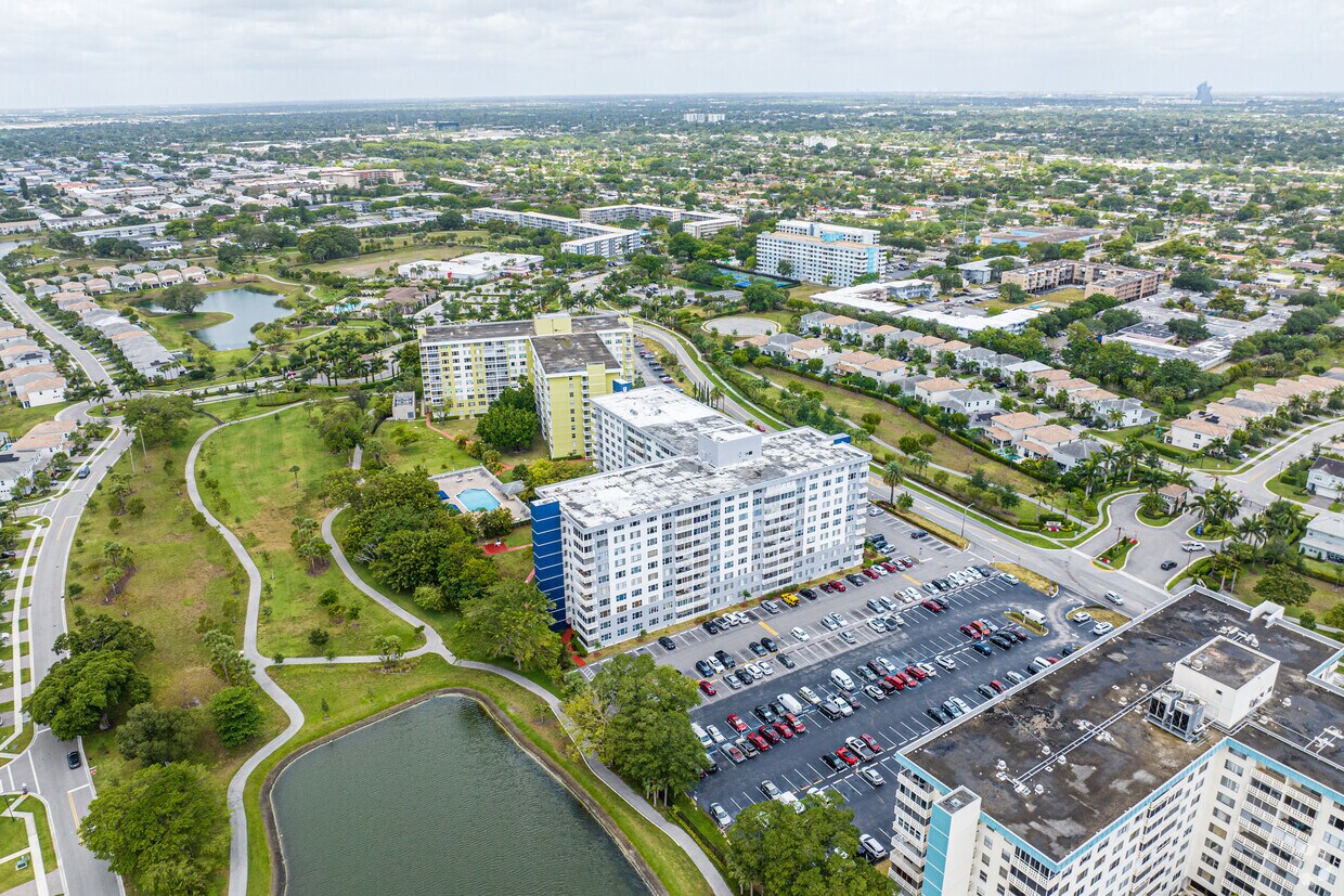 Contexto - Hillcrest East Building 22