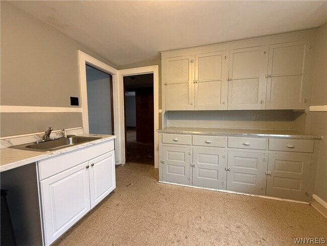 Building Photo - 110 Gerald Ave