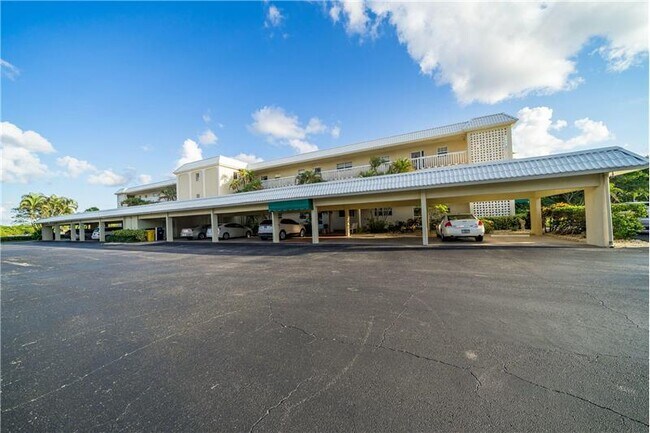 Foto del edificio - 100 Waterway Rd