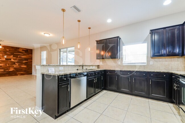 Building Photo - 534 Vista Ridge Dr