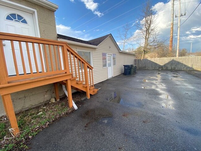 Building Photo - Heart of Hilliard Home