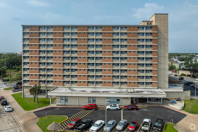 Foto del edificio - Gulf Breeze Apartments