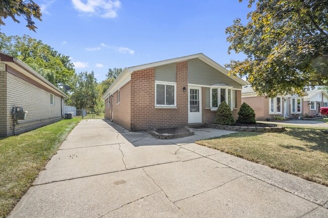 Building Photo - 23639 Liddle St