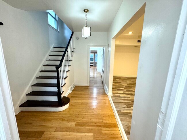 Foto del edificio - 1296 Salem Ave