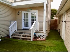 Building Photo - 2725 42nd St