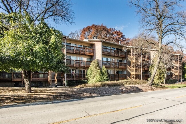 Building Photo - 5852 Forest View Rd