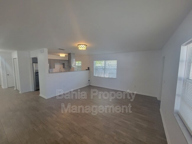 Building Photo - 408 E Virginia Ave