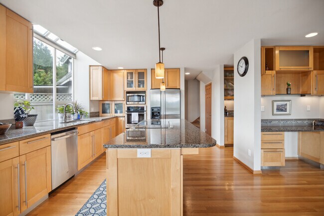Foto del edificio - 2205 43rd St SE
