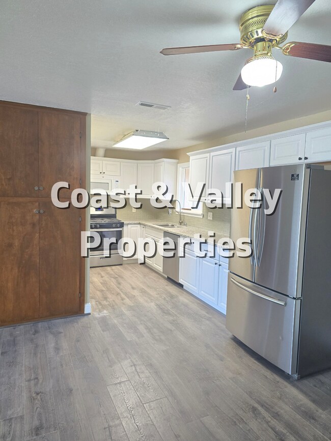 Foto del edificio - 319 Maple Ave