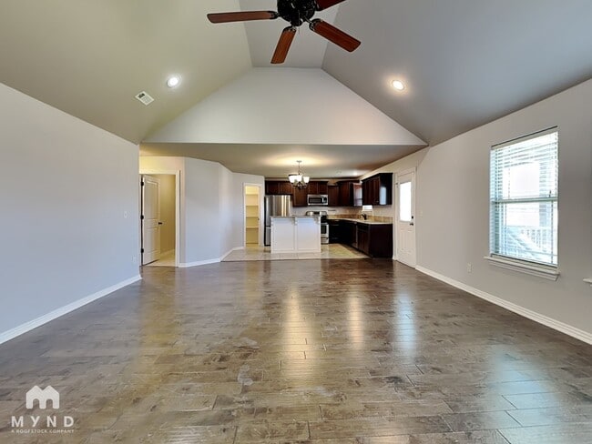 Building Photo - 1410 Abbey Ln