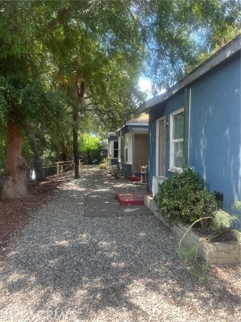 Foto del edificio - 319 E Washington Blvd