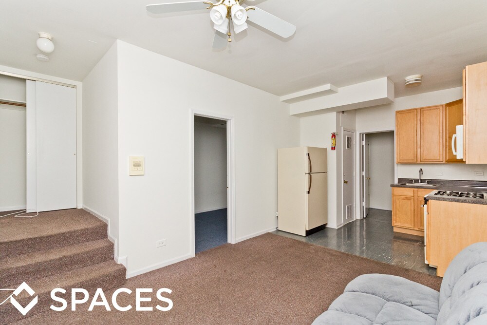 Primary Photo - 3170 W Eastwood Ave